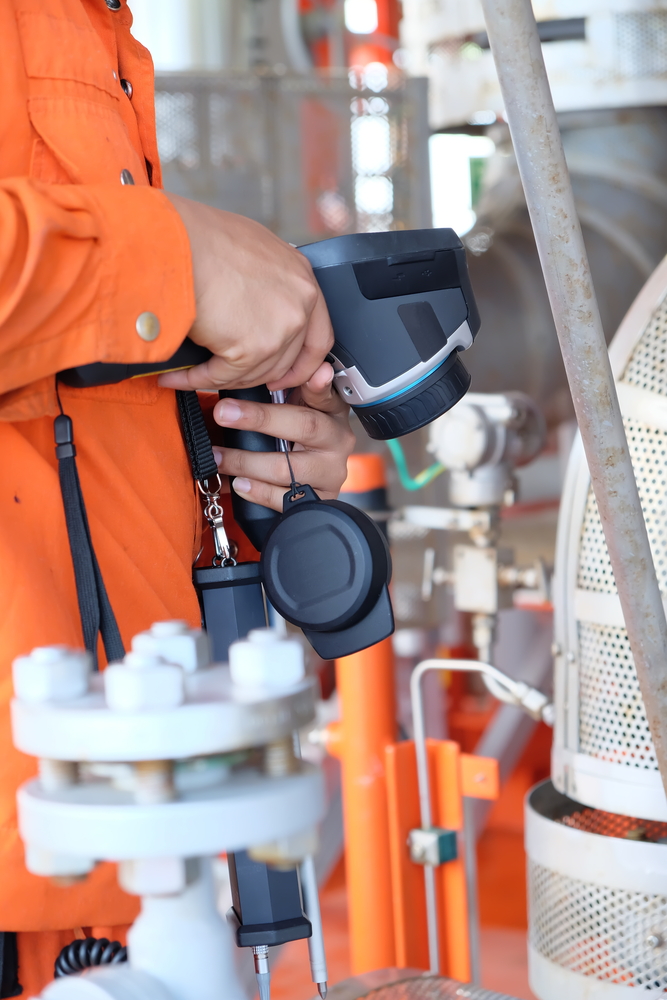 An engineer performing infrared thermographic studies Atlanta, GA